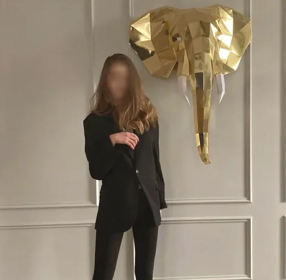 Büsra, 33
