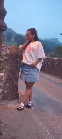 Daniela, 32