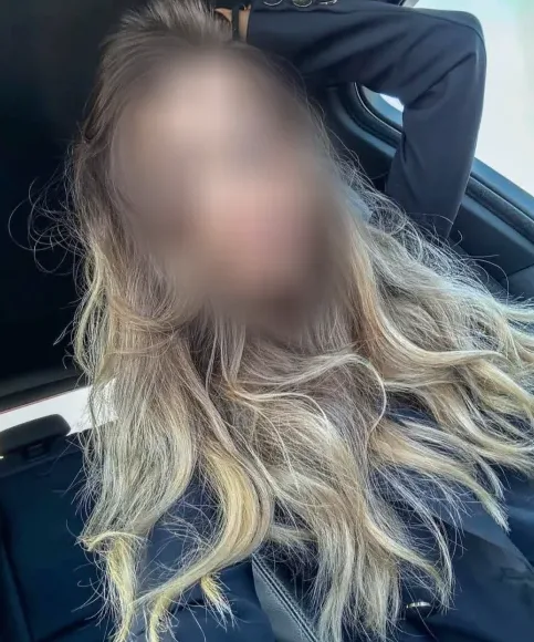 Julia, 33