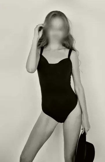Larissa, 40