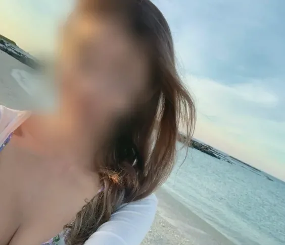 Melanie, 32