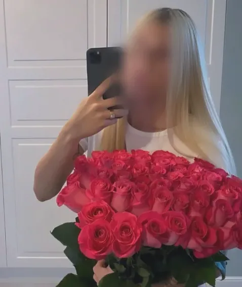 Pia, 35