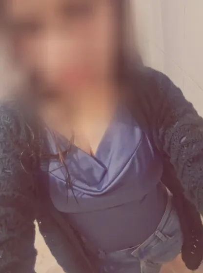 Sina, 33