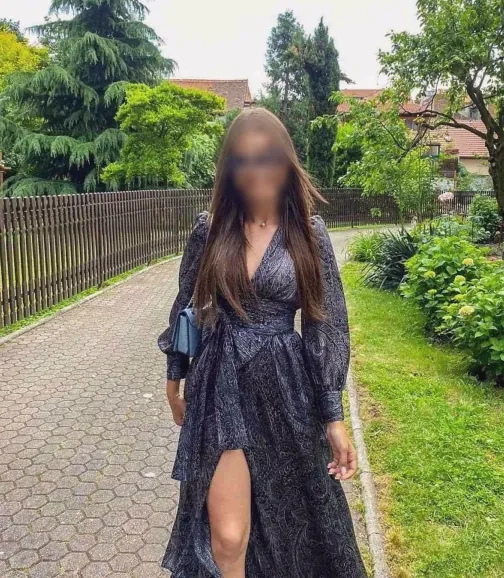 Svenja, 24