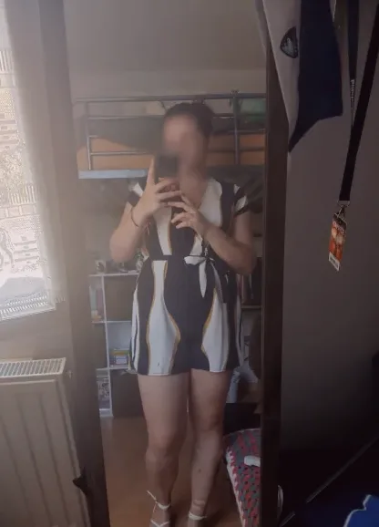 Marie, 22